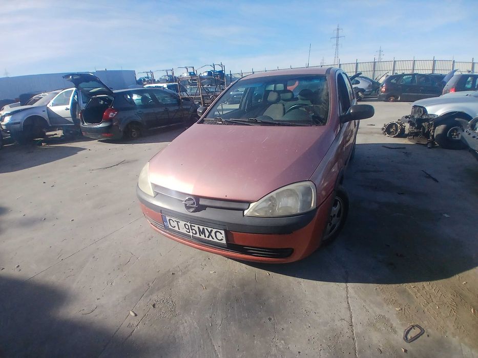 Dezmembrez opel corsa c