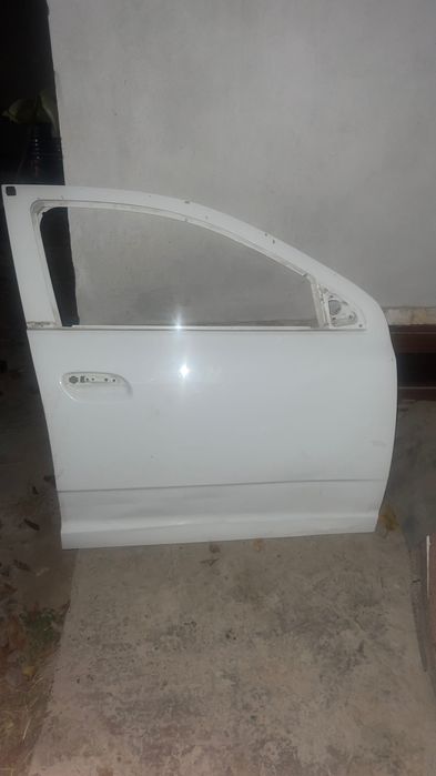 Cobilt eshik oldi o’ng taraf 1ta radnoy