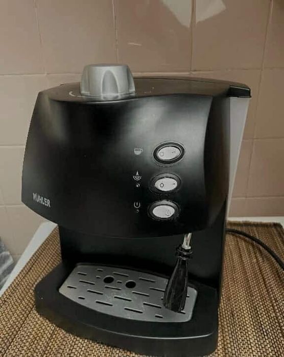 Стилна кафемашина за еспресо с каймак