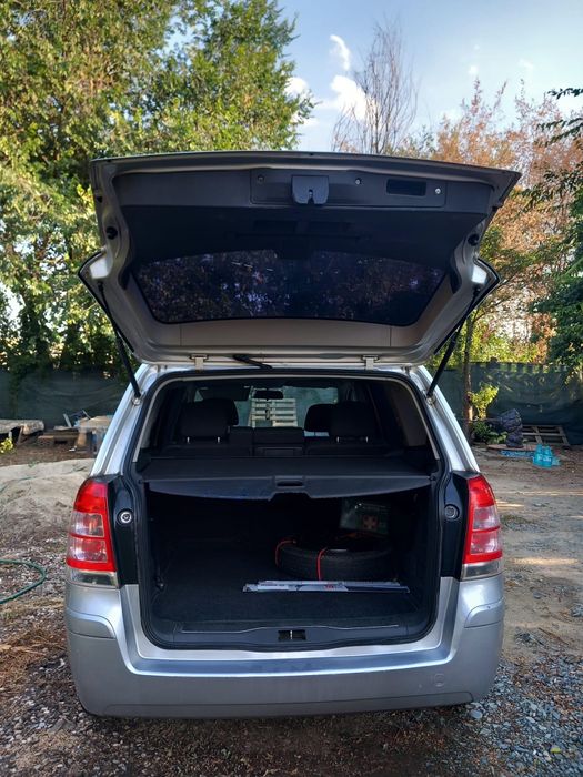 Opel Zafira 7 locuri