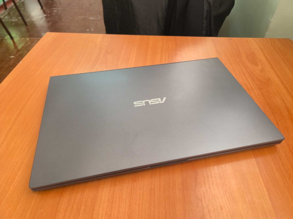 Продаётся ноутбук