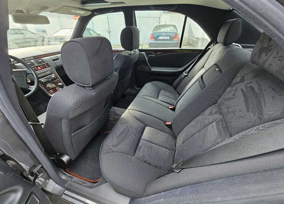 Mercedes E320 Elegance