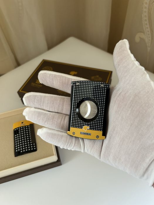 Луксозен подаръчен комплект COHIBA – Запалка и резачка за пури
