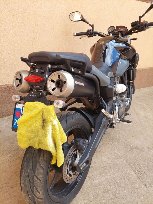 Motocicleta Yamaha MT03