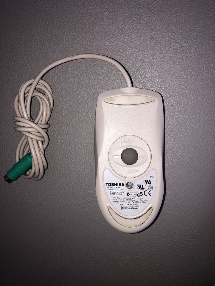 Мишка за компютър с порт PS2