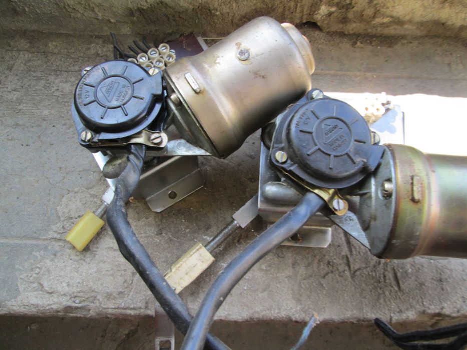 motorase cu reductor la    1 2 v made in Hungary