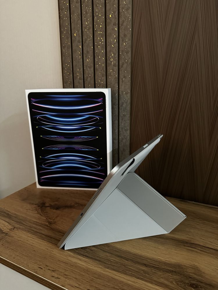 iPad Pro 12.9 / M2 / в идеальнейщем состоянии