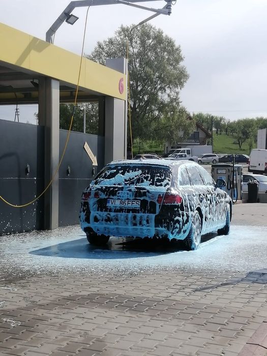 AUDI A4 B8 2.0D 143 cai automat