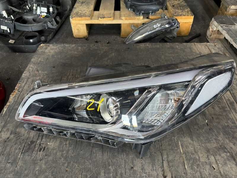 Фара передняя Hyundai Sonata LF