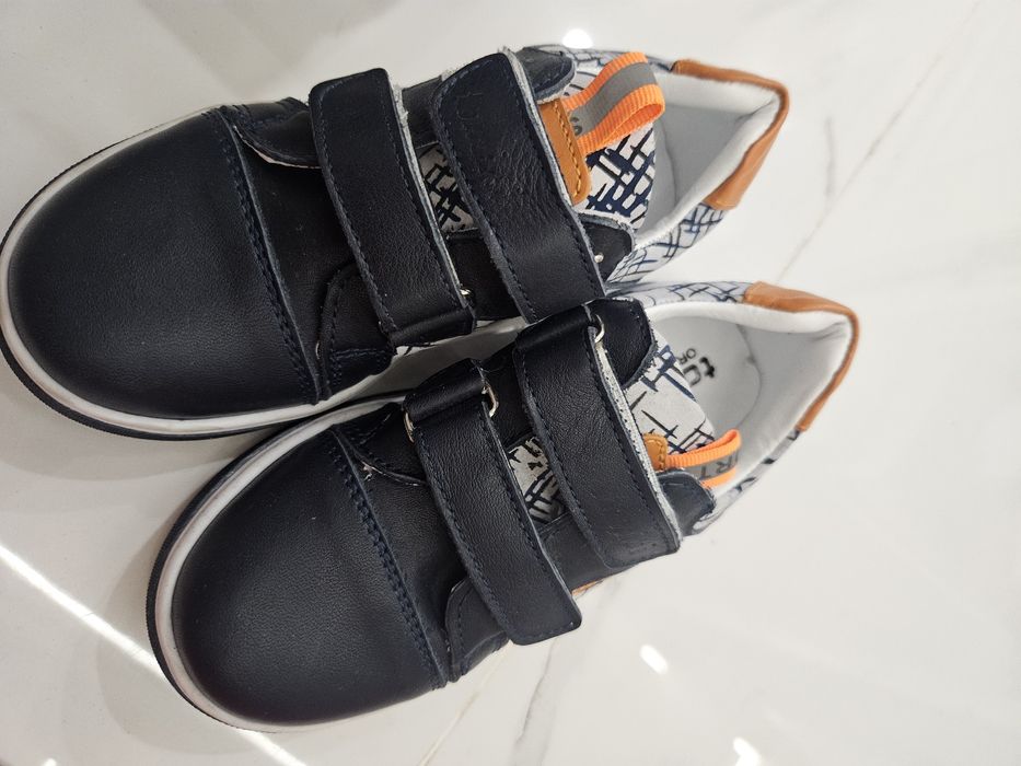 Продам ботинки детские на мальчика