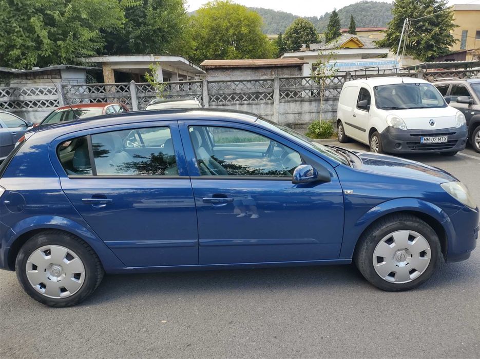 Opel Astra H Hatchback