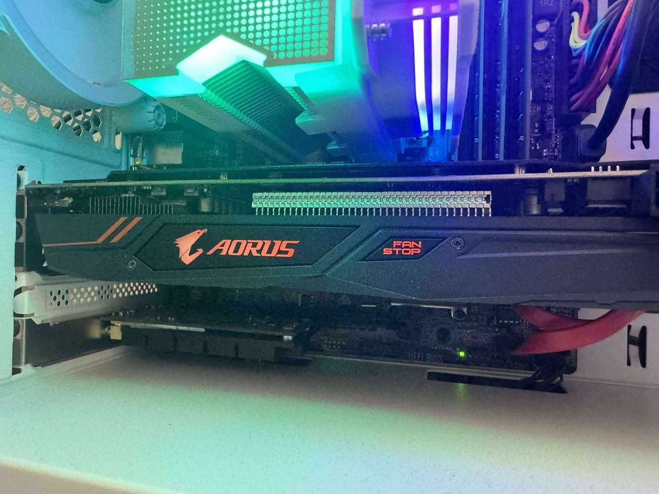 Vand/Schimb Set-up Gaming cu monitor/tastatura/casti/sistem audio