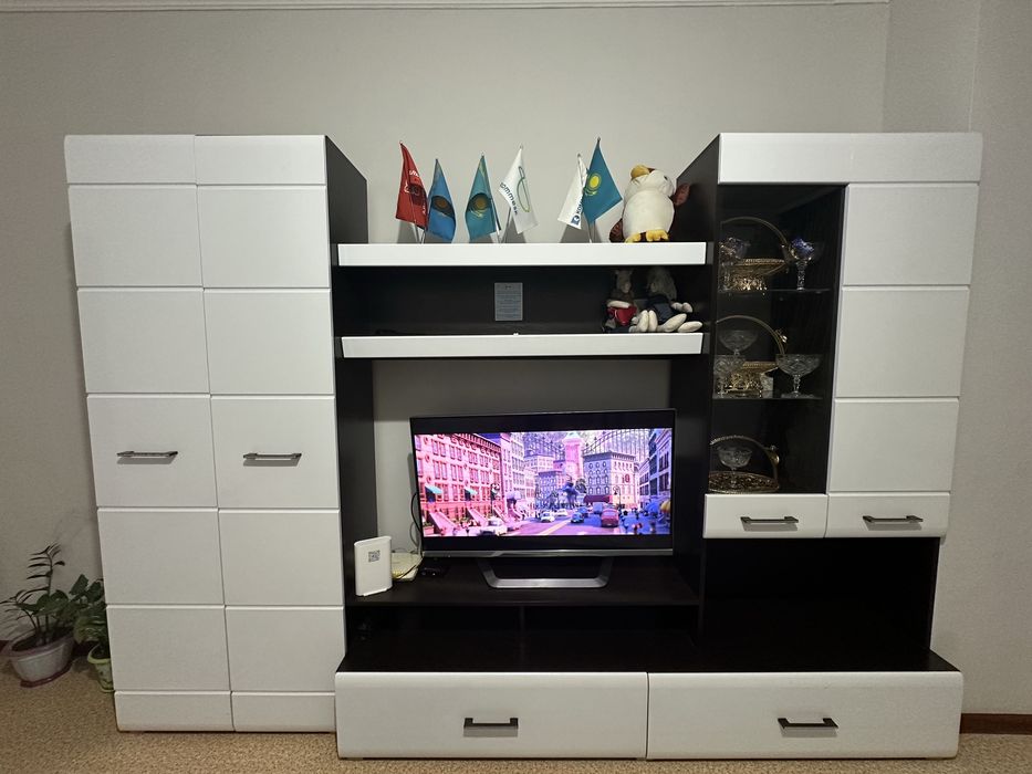 Горнитуры спальный,гостевой,кухонный,прихожи