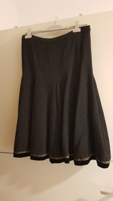 Fusta 95% lana marime 38-40