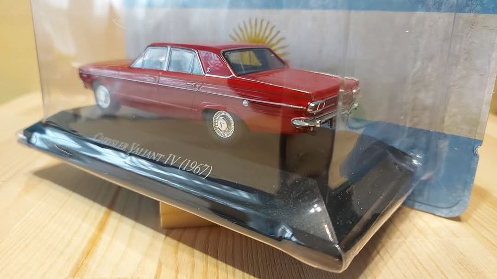 Chrysler Valiant IV. Цена: 25лв. (1/739). Мащаб 1:43, метал и