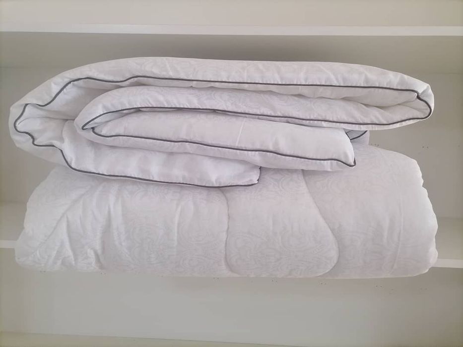 Одеяло   зимнее теплое  одеяло лебяжий пух , верблюжье