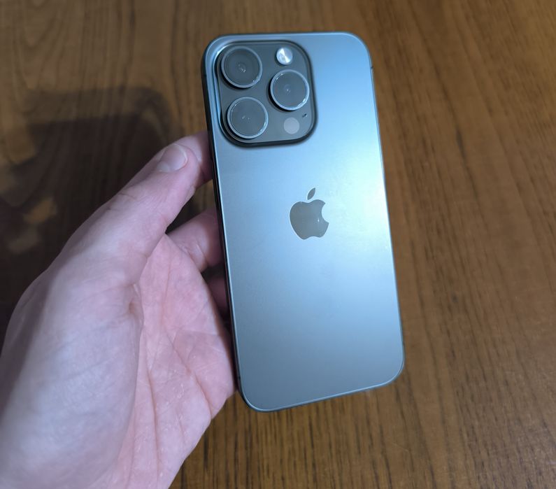 Apple iPhone 15 Pro, Dual eSim