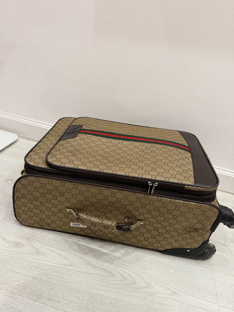 куфар Gucci GG Supreme