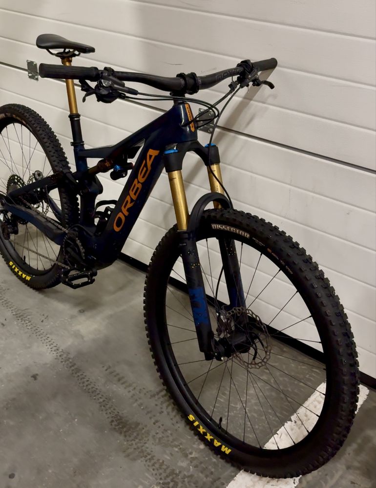 Orbea Rise XTR Kashima Carbon Electrica