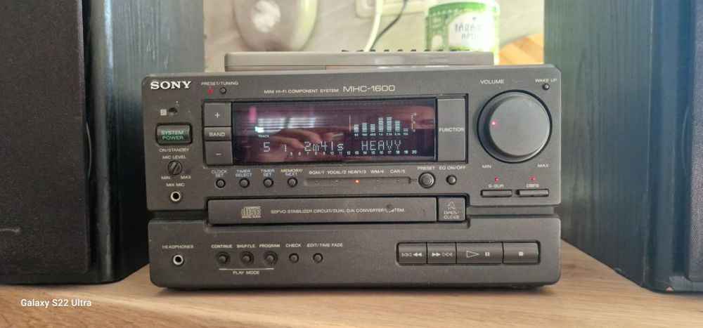 Micro sistem SONY mhc-1600 cu boxe și telecomanda