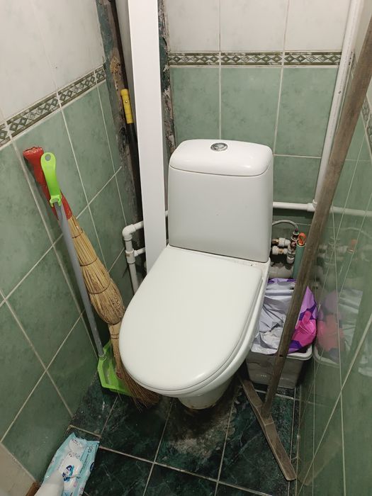 Ванну стальную и унитаз б/у