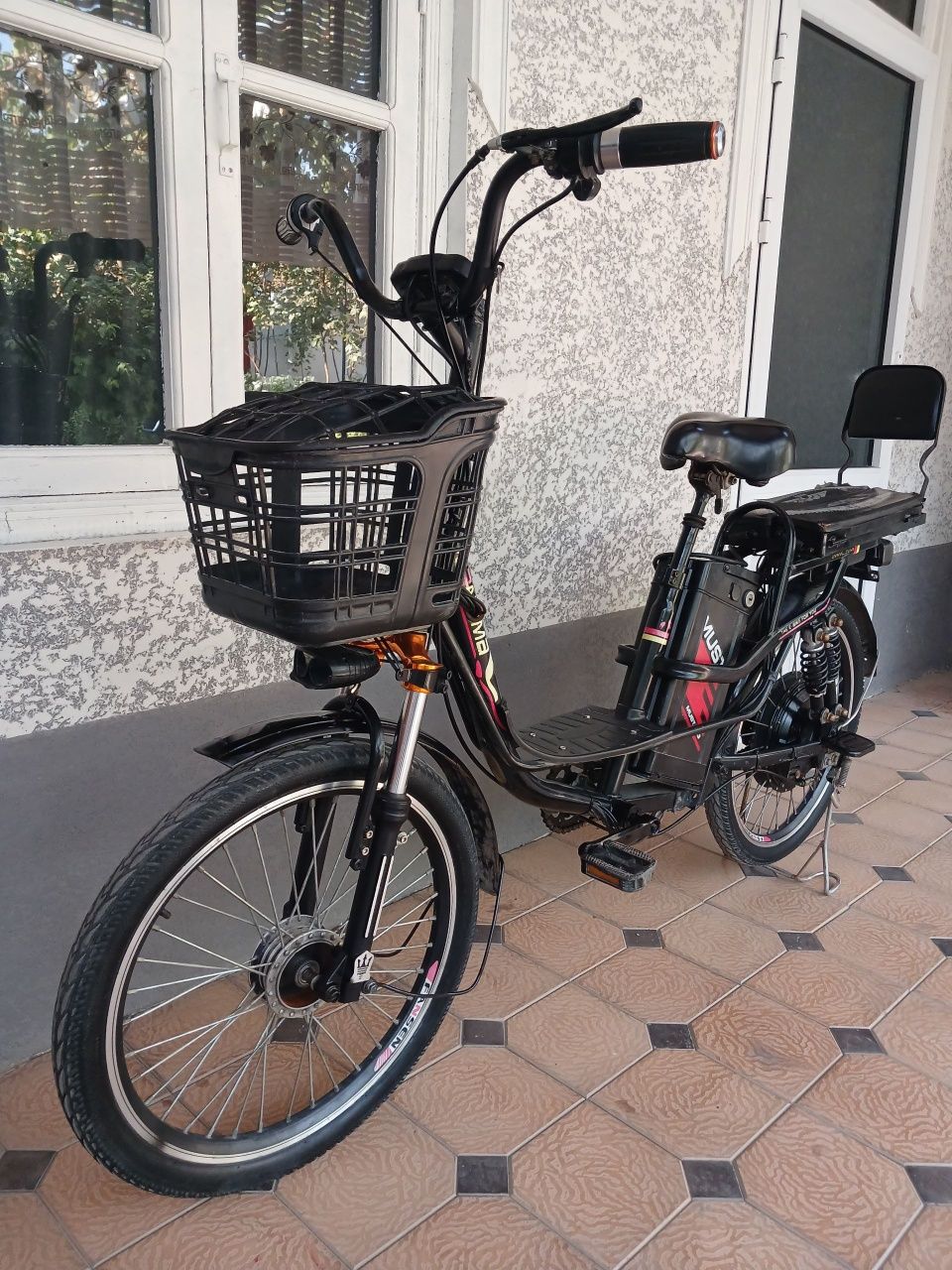 Veloskuter sotiladi