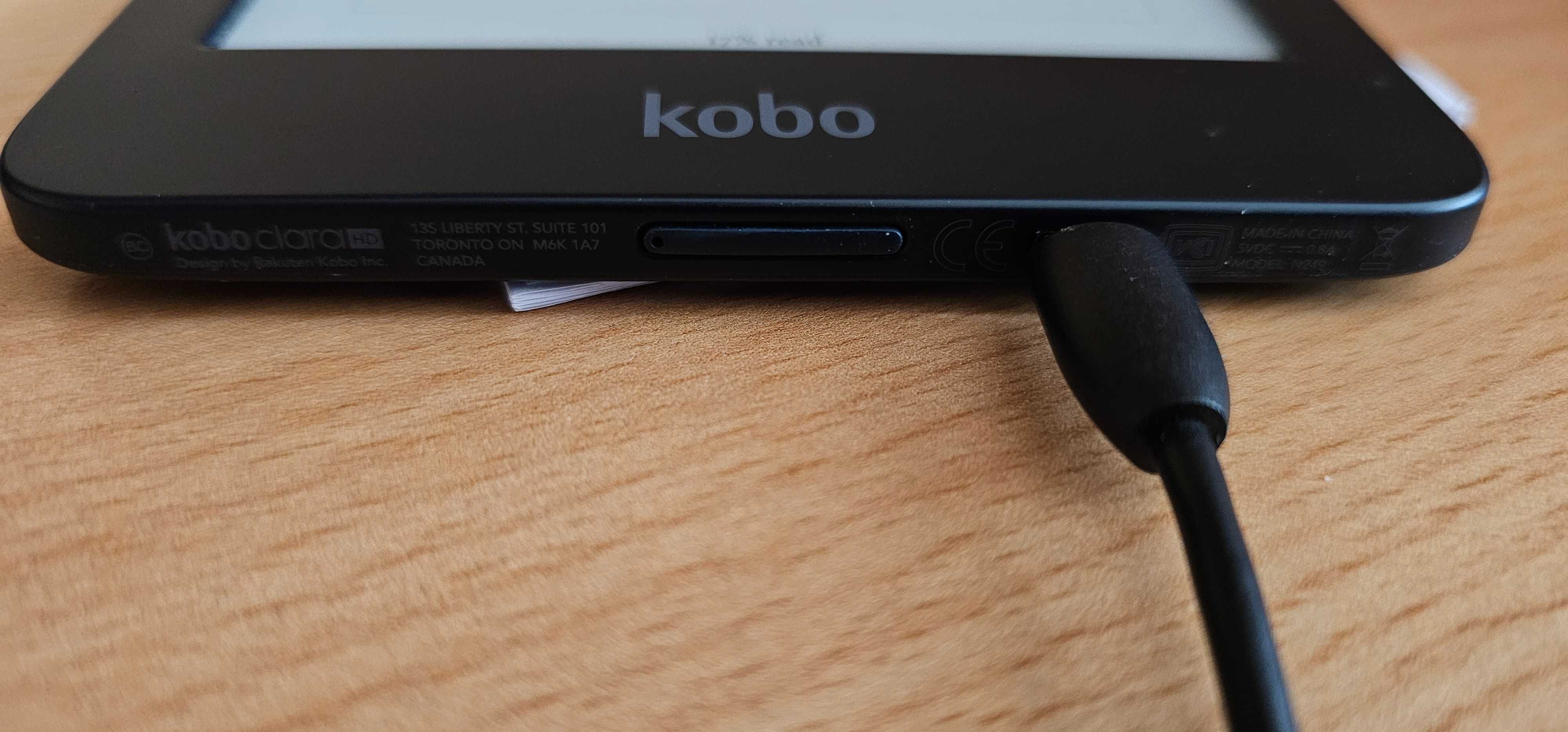 Електронен четец Kobo - Clara HD, черен и калъф