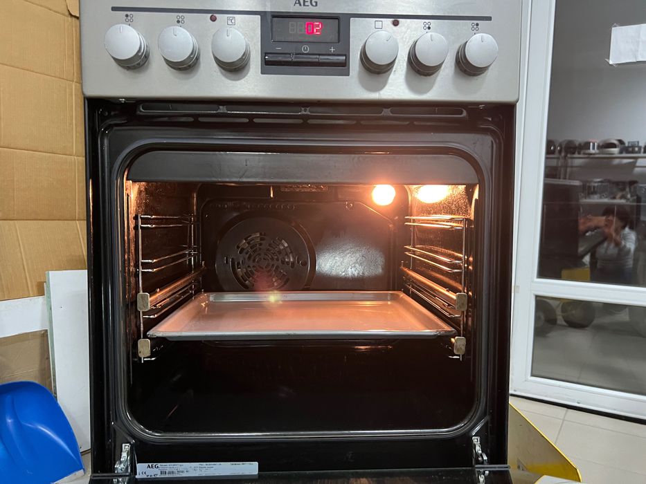 AEG-стояща печка с керамични котлони,мод:47095VD
