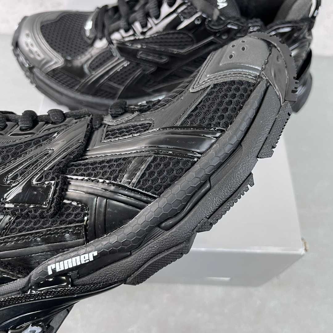Balenciaga Runners -- Black