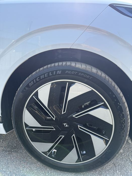 Dongfeng 008 Ultra 5 ўриндиқ