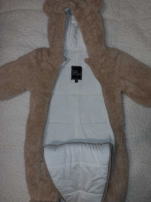 Продавам есенния космонавт