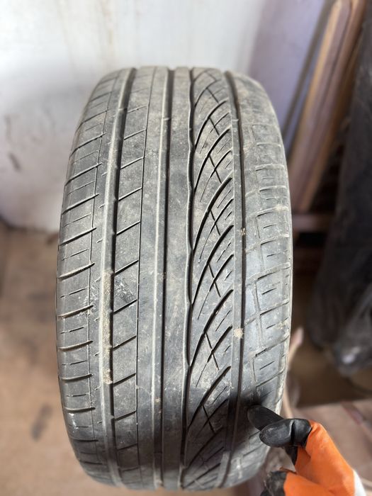 Шина 255/50/19 в хорошем состоянии