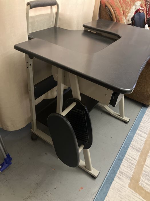 Продается стол, возможен торг