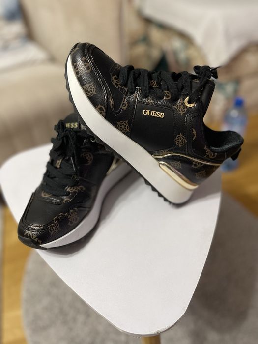 Дамски обувки Guess