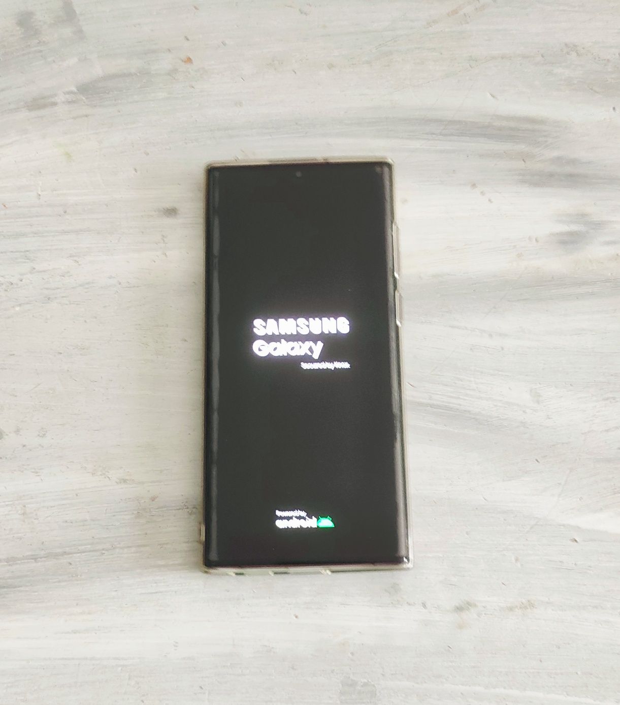 Като нов Samsung Galaxy S22 Ultra 5G, 12/512 GB бордо + зарядно 25W