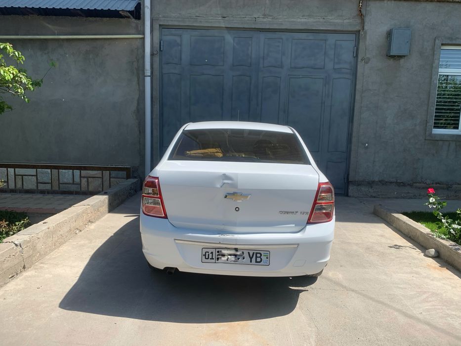 Chevrolet Cobalt белый