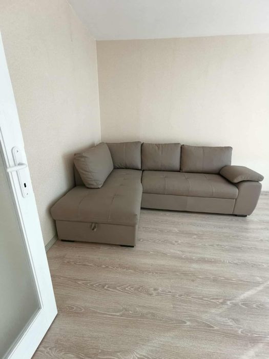 Ъглов кожен диван