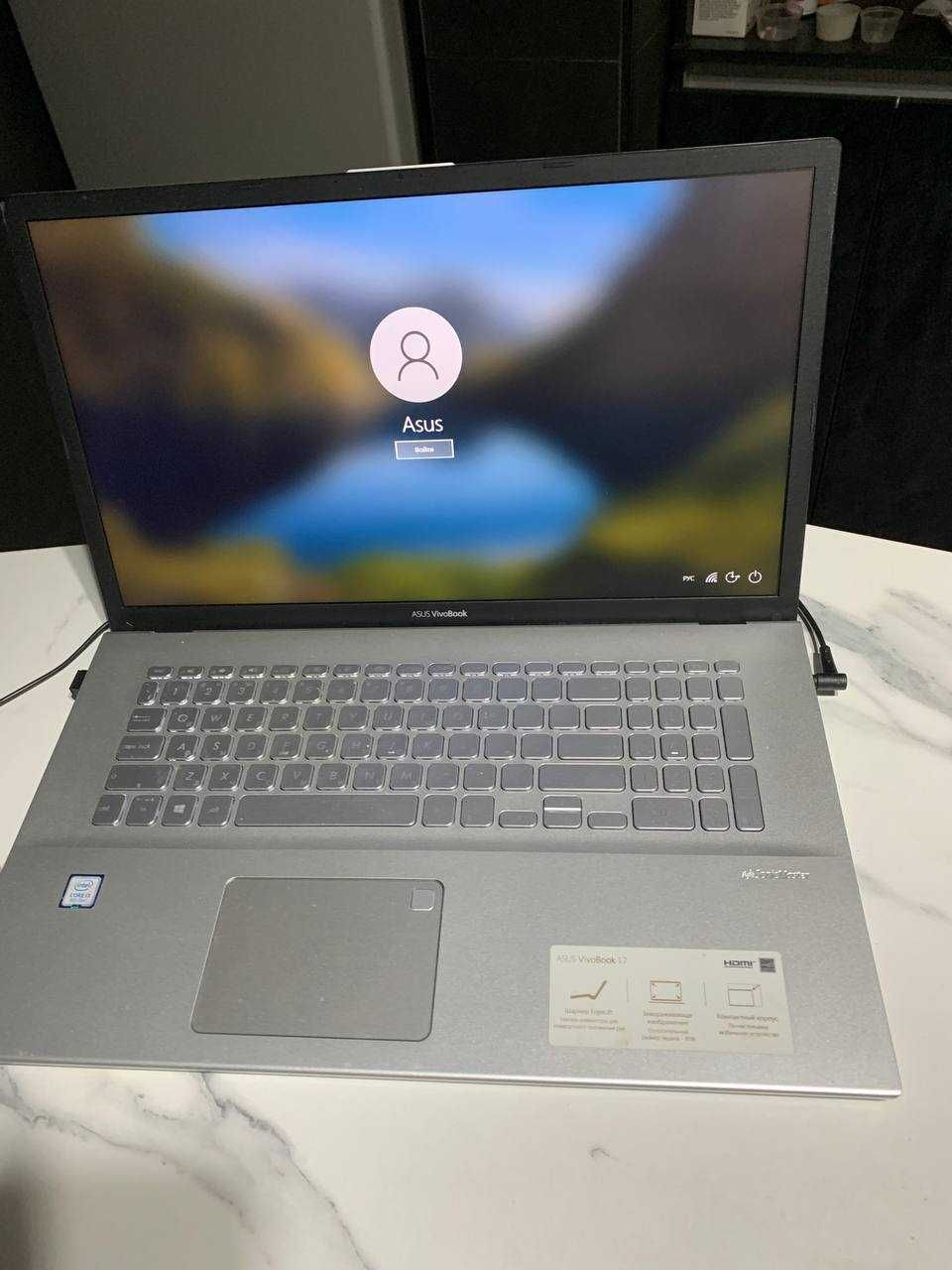 ASUS Vivo Book 17