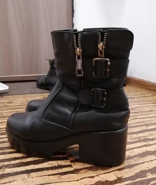 Ghete din piele naturala