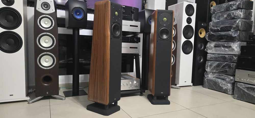 Boxe podea Chario Constellation Cygnus MK1  High-End