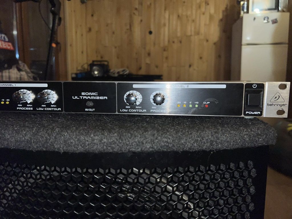 Компресор Behringer