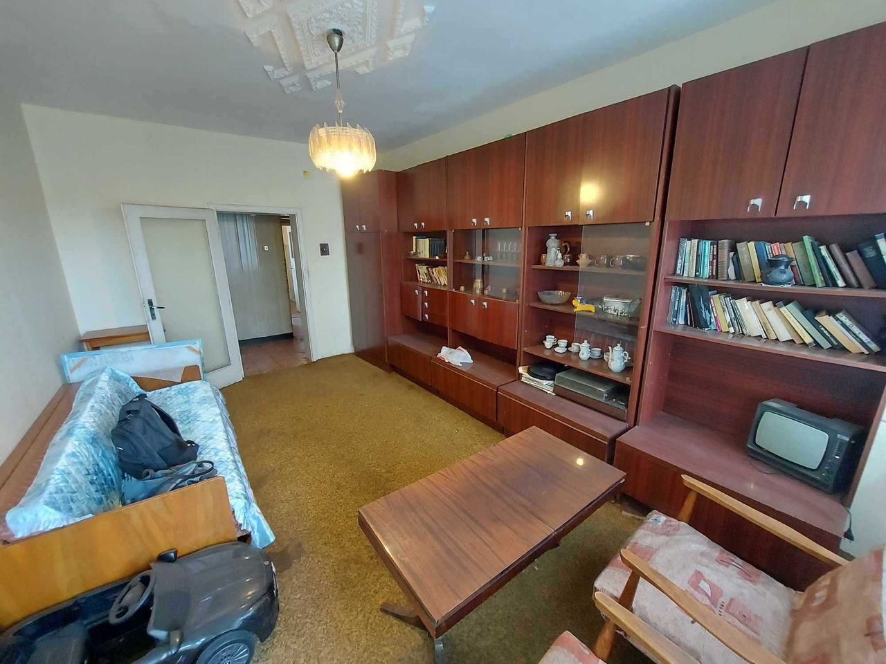 Продава се Тристаен апартамент в Търговище, Център - 85 кв.м за 960 €/кв.м - Снимка #6