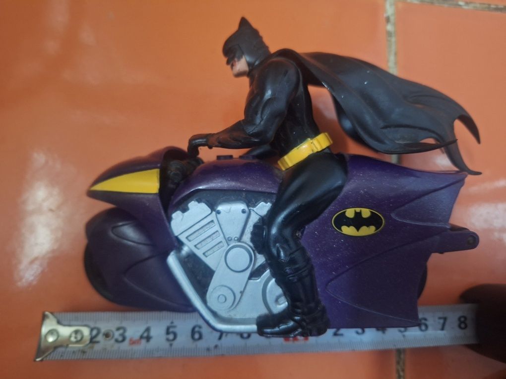 jucarie batman pe batcycle 1994