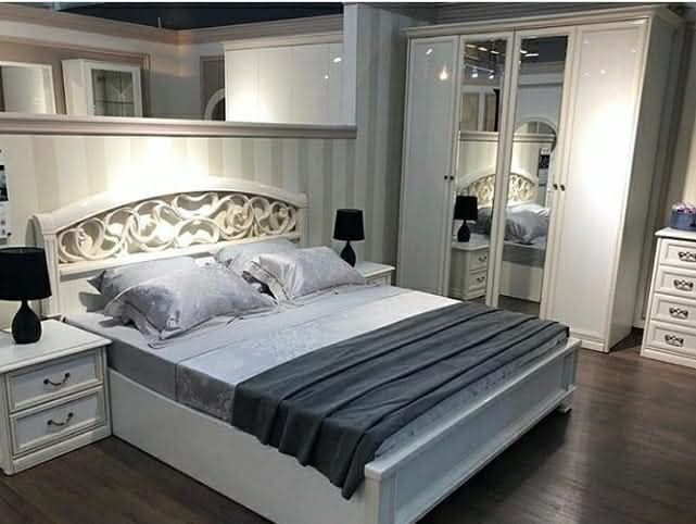 Продам спальный гарнитур Tiffany