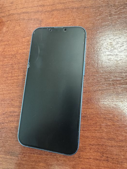 Продам Iphone 13
