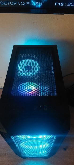 Vând calculator gaming