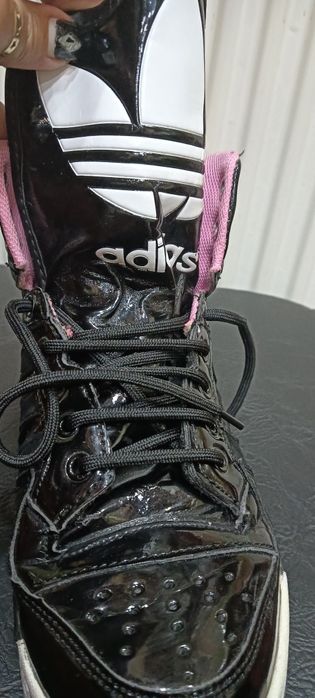 Vând ghete Adidas originale