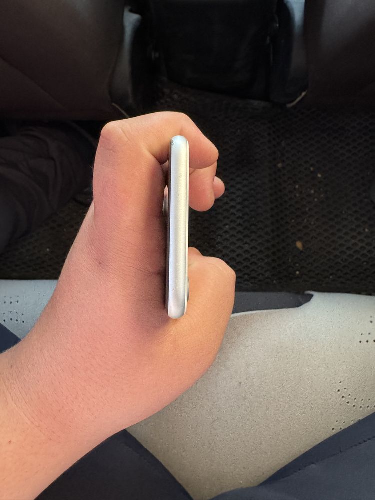 Iphone se2 128 tali