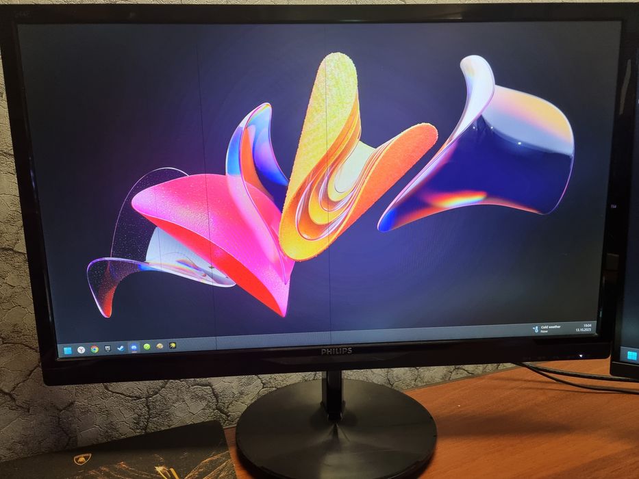 Монитор Philips 244e