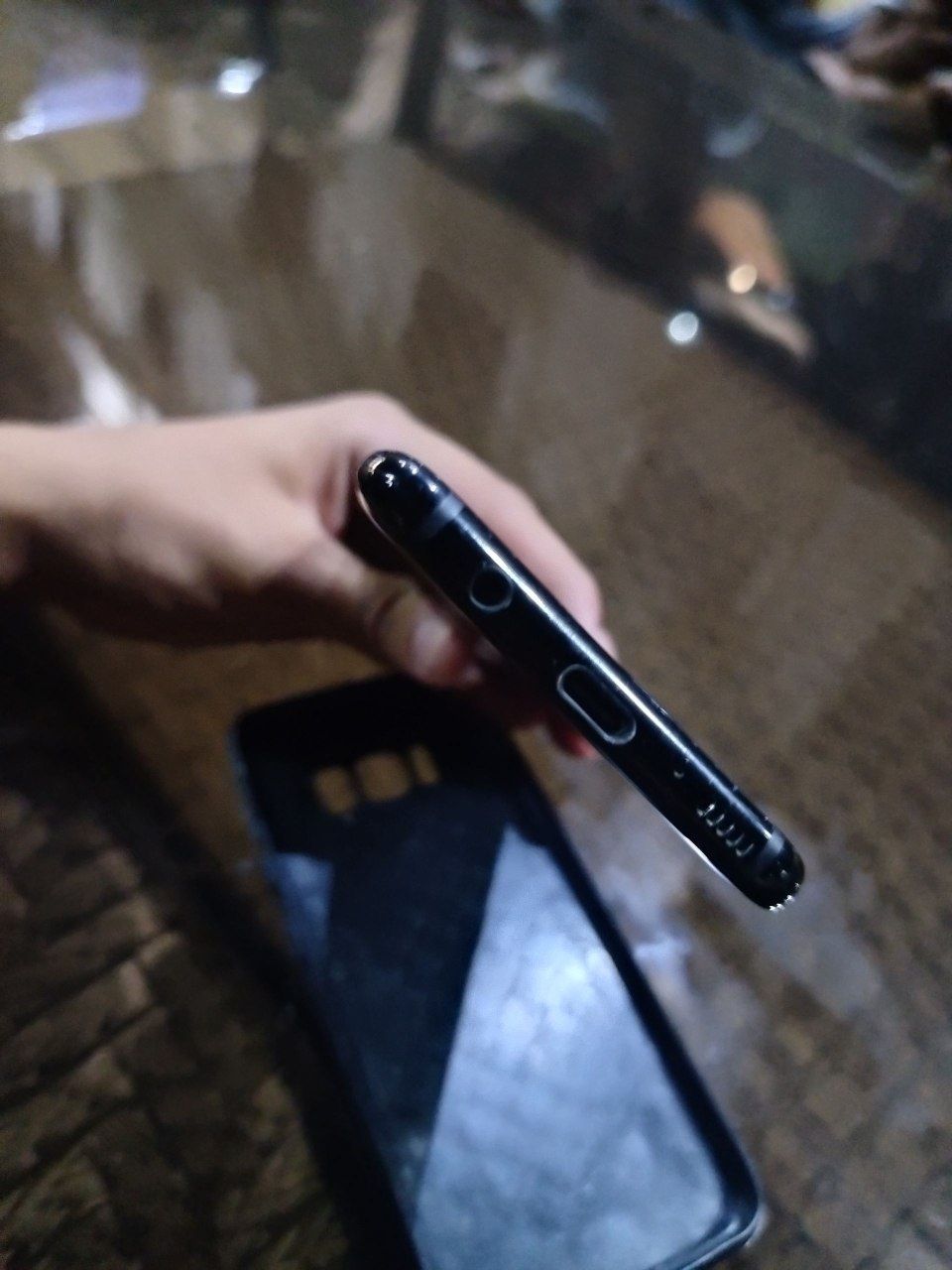 Продаю срочно телефон samsung s8